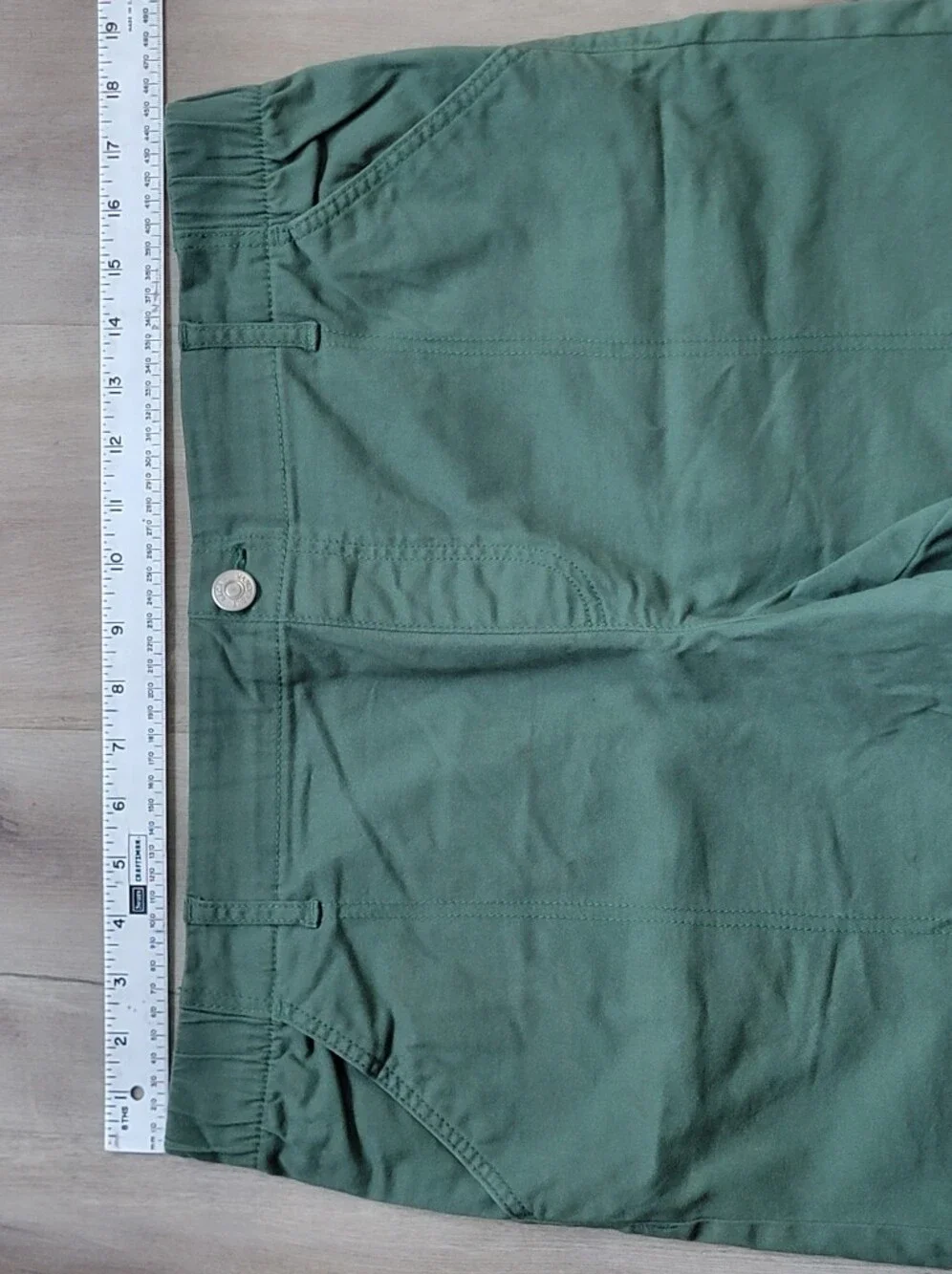 3 FOR $25 GLORIA VANDERBILT Casual Women's Green Shorts - Picture 2 of 10